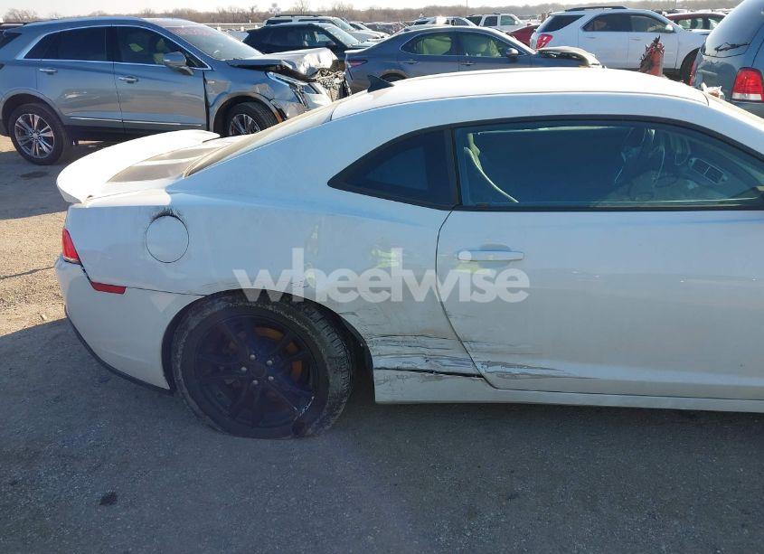 Photo 6 of 2015 Chevrolet Camaro 2LS (VIN 2G1FB1E33F9140628)