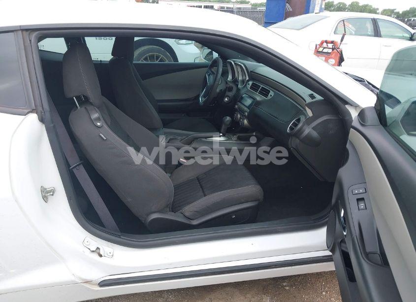 Photo 5 of 2015 Chevrolet Camaro 2LS (VIN 2G1FB1E33F9304363)