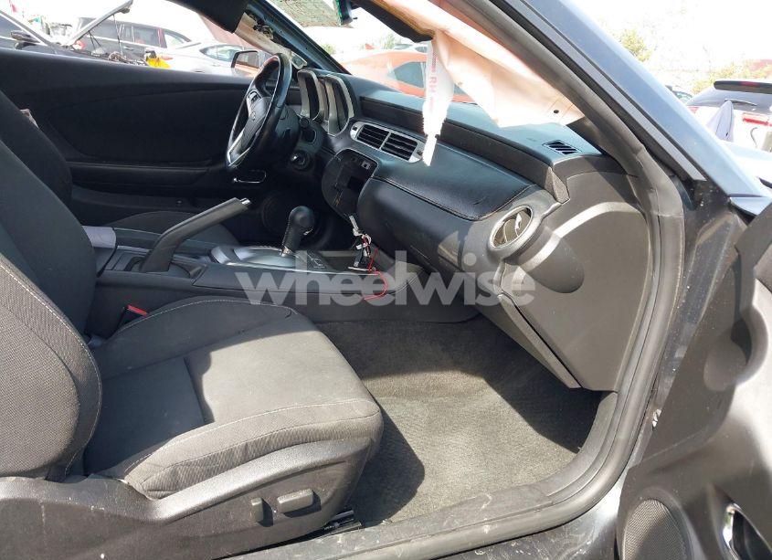 Photo 5 of 2014 Chevrolet Camaro 1LT (VIN 2G1FB1E35E9250868)