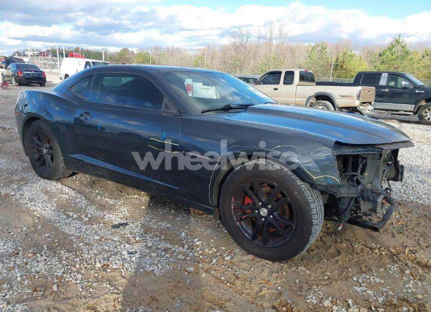 2015 Chevrolet Camaro 2LS (VIN 2G1FB1E35F9182220) main photo