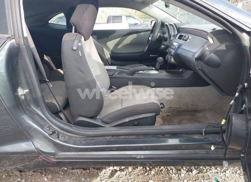 Photo 5 of 2015 Chevrolet Camaro 2LS (VIN 2G1FB1E35F9182220)