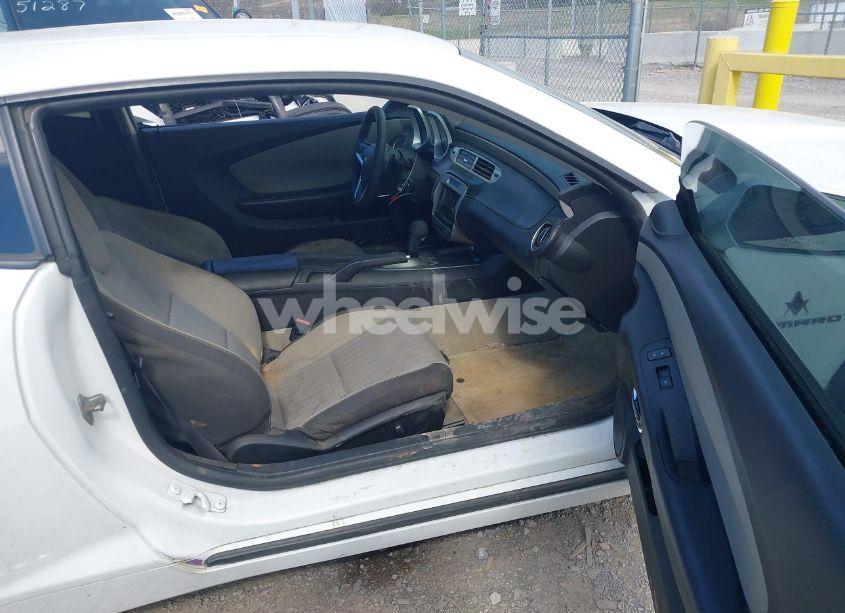 Photo 5 of 2015 Chevrolet Camaro 2LS (VIN 2G1FB1E35F9285153)