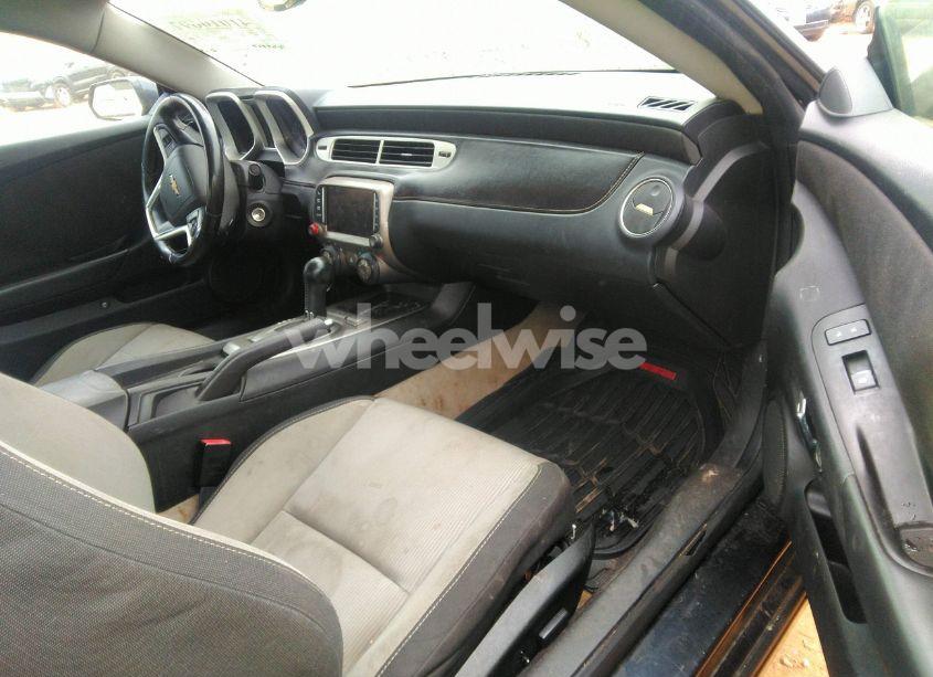 Photo 5 of 2014 Chevrolet Camaro 1LT (VIN 2G1FB1E36E9247588)