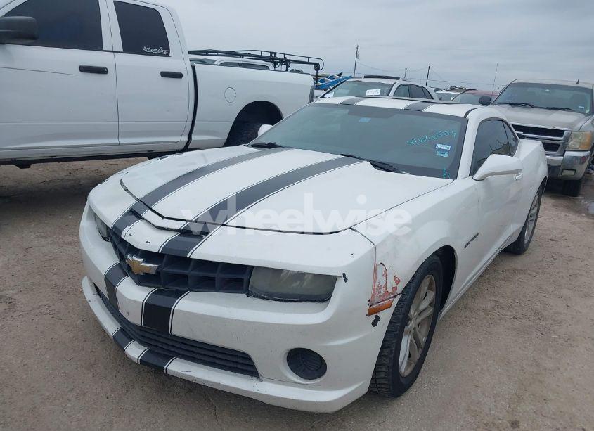 Photo 2 of 2014 Chevrolet Camaro 1LT (VIN 2G1FB1E36E9249695)