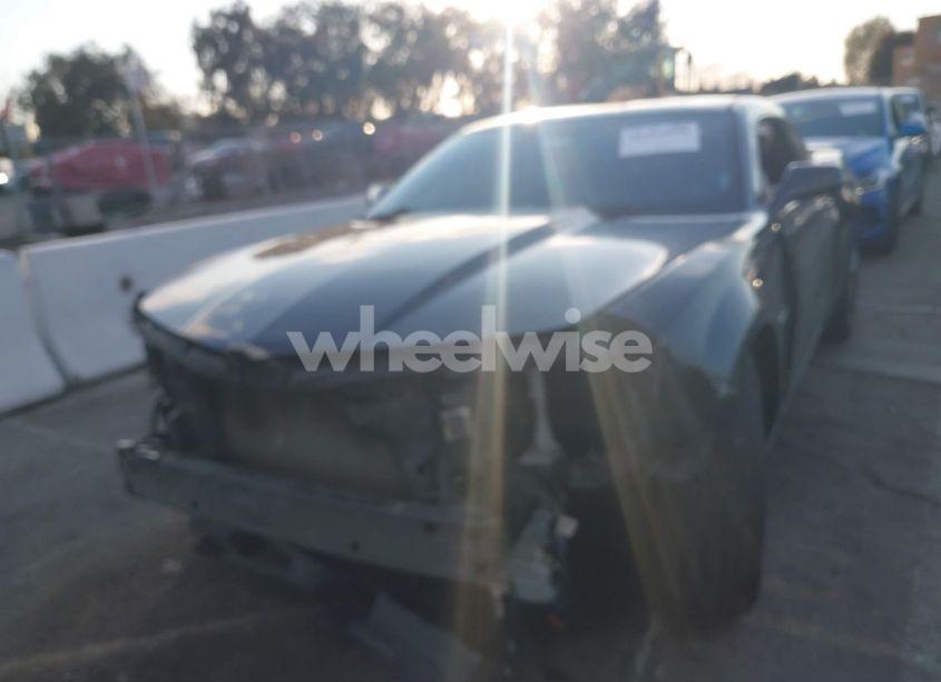 Photo 2 of 2014 Chevrolet Camaro 1LT (VIN 2G1FB1E36E9275617)