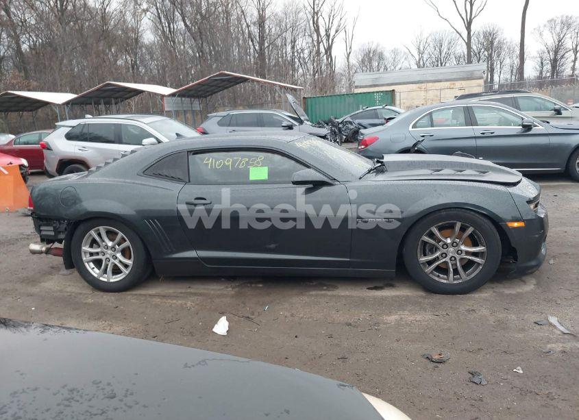 Photo 13 of 2015 Chevrolet Camaro 2LS (VIN 2G1FB1E36F9182386)
