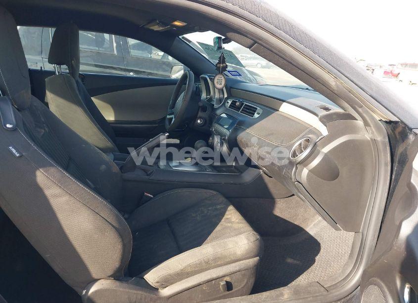 Photo 5 of 2015 Chevrolet Camaro 2LS (VIN 2G1FB1E36F9305622)