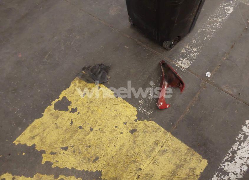 Photo 12 of 2015 Chevrolet Camaro 2LS (VIN 2G1FB1E36F9310884)