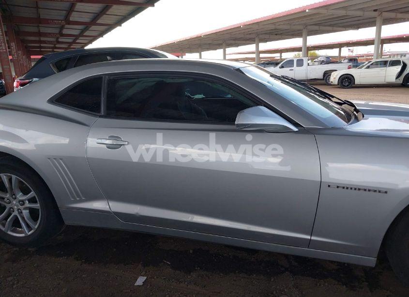 Photo 13 of 2015 Chevrolet Camaro 2LS (VIN 2G1FB1E37F9104909)
