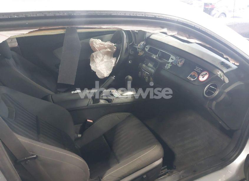 Photo 5 of 2015 Chevrolet Camaro 2LS (VIN 2G1FB1E37F9308237)