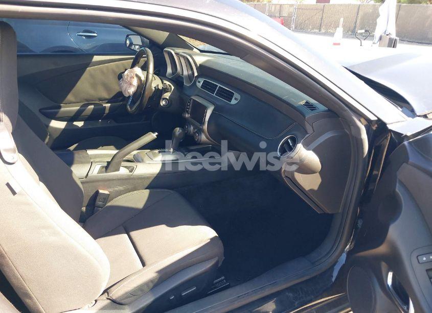 Photo 5 of 2014 Chevrolet Camaro 1LT (VIN 2G1FB1E38E9240951)