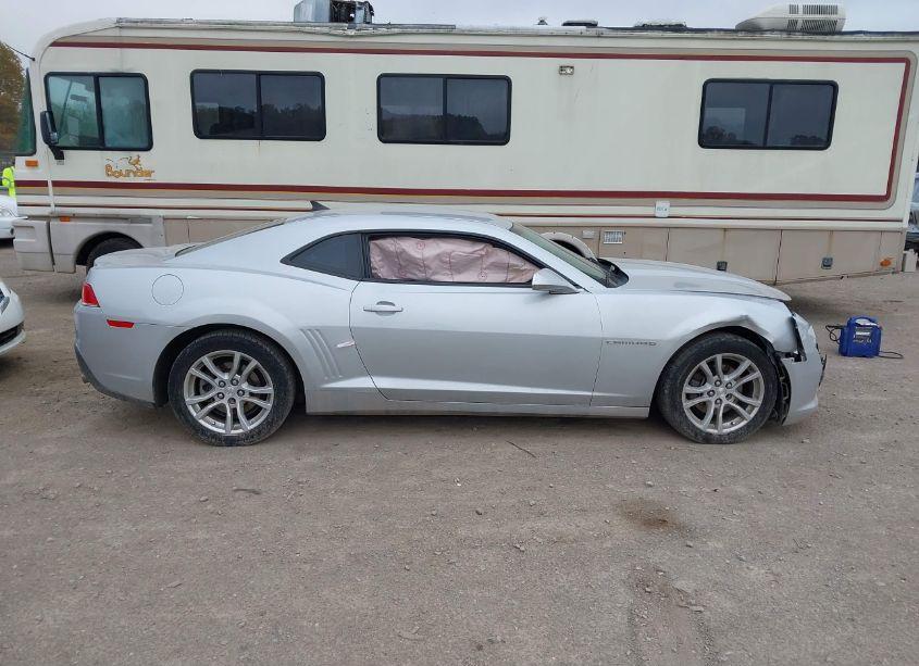 Photo 13 of 2015 Chevrolet Camaro 2LS (VIN 2G1FB1E38F9195897)