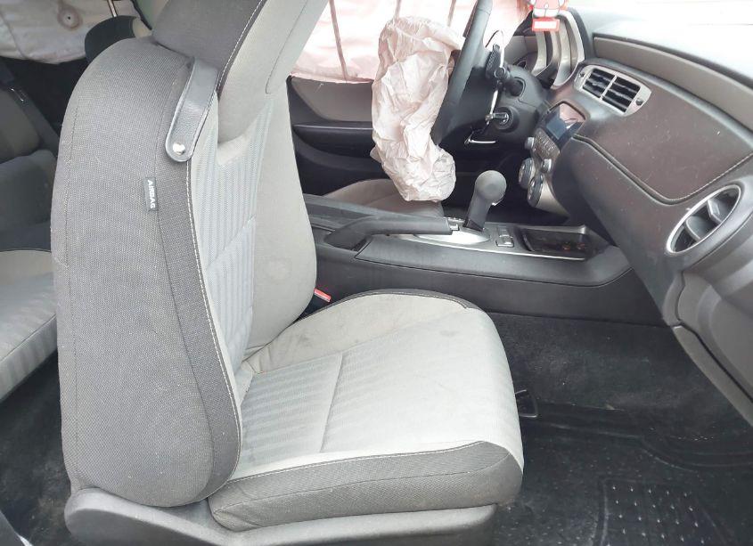 Photo 5 of 2015 Chevrolet Camaro 2LS (VIN 2G1FB1E38F9195897)