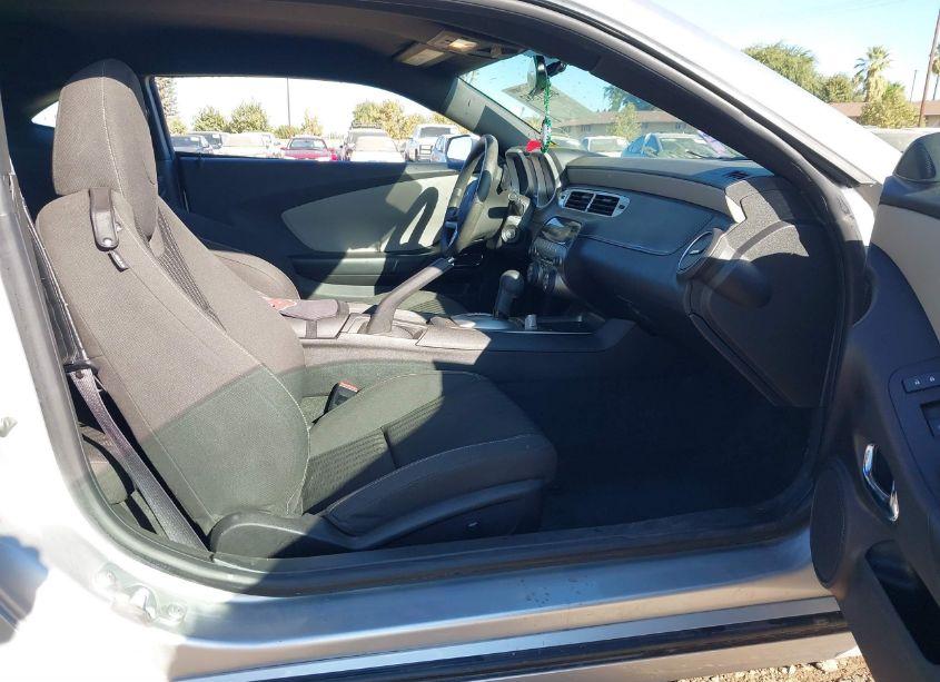 Photo 5 of 2015 Chevrolet Camaro 2LS (VIN 2G1FB1E38F9304035)