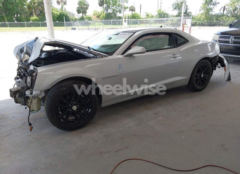 Photo 2 of 2014 Chevrolet Camaro 1LT (VIN 2G1FB1E39E9304656)