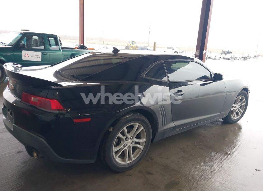 Photo 4 of 2015 Chevrolet Camaro 2LS (VIN 2G1FB1E39F9247781)