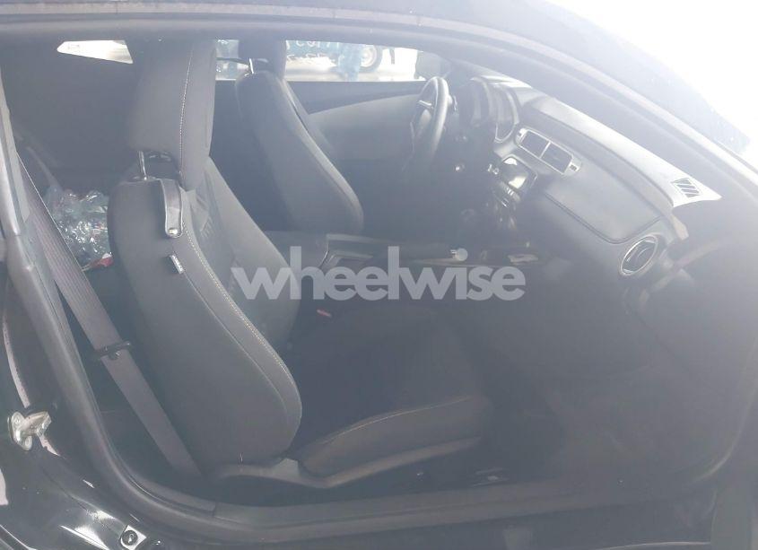 Photo 5 of 2015 Chevrolet Camaro 2LS (VIN 2G1FB1E39F9247781)