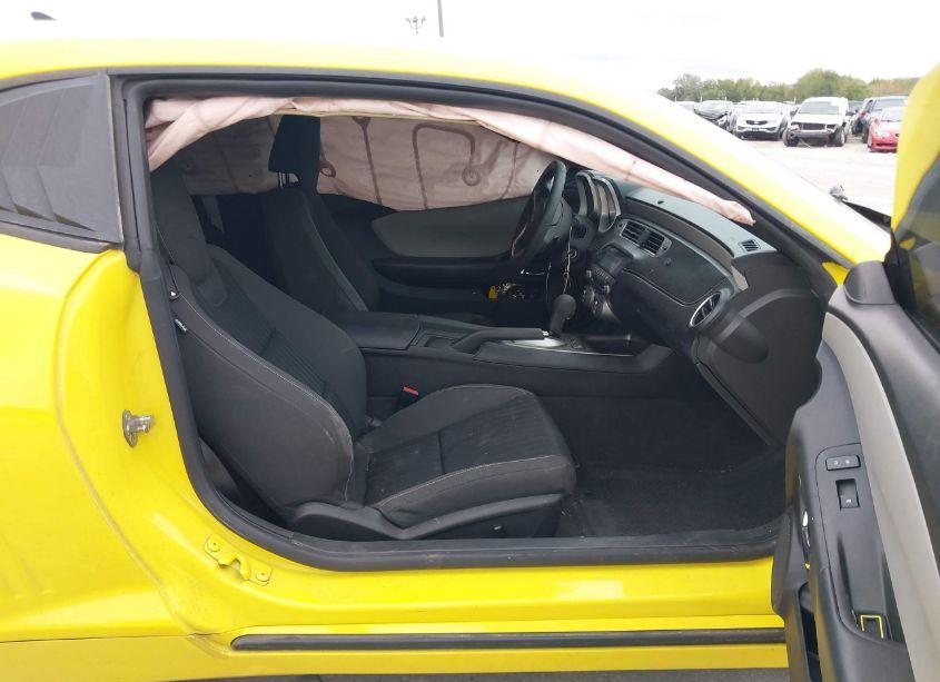 Photo 5 of 2015 Chevrolet Camaro 2LS (VIN 2G1FB1E39F9310913)