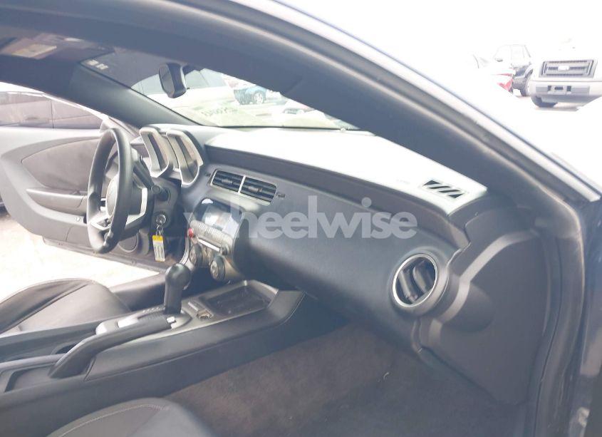 Photo 5 of 2011 Chevrolet Camaro 1LT (VIN 2G1FB1ED0B9140122)