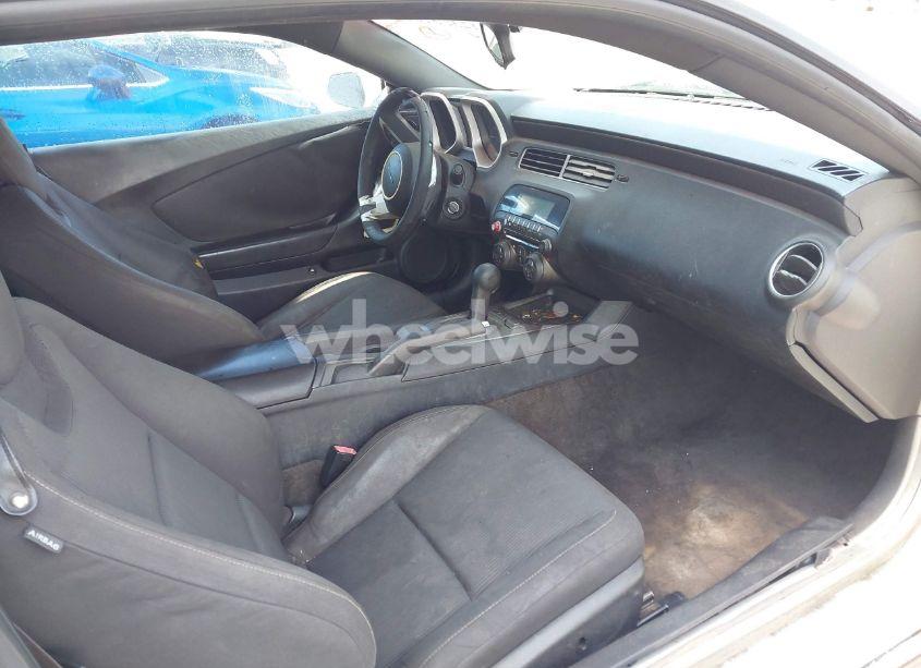 Photo 5 of 2011 Chevrolet Camaro 1LT (VIN 2G1FB1ED1B9121112)