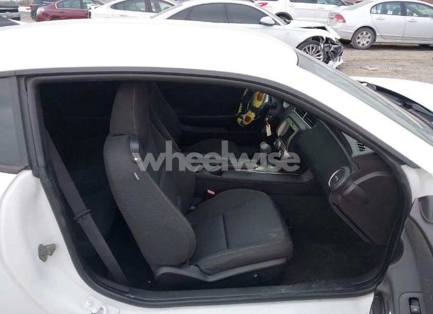 Photo 5 of 2011 Chevrolet Camaro 1LT (VIN 2G1FB1ED1B9129839)