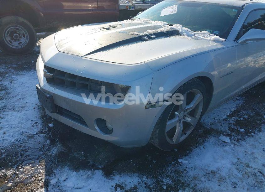 Photo 6 of 2011 Chevrolet Camaro 1LT (VIN 2G1FB1ED1B9201588)