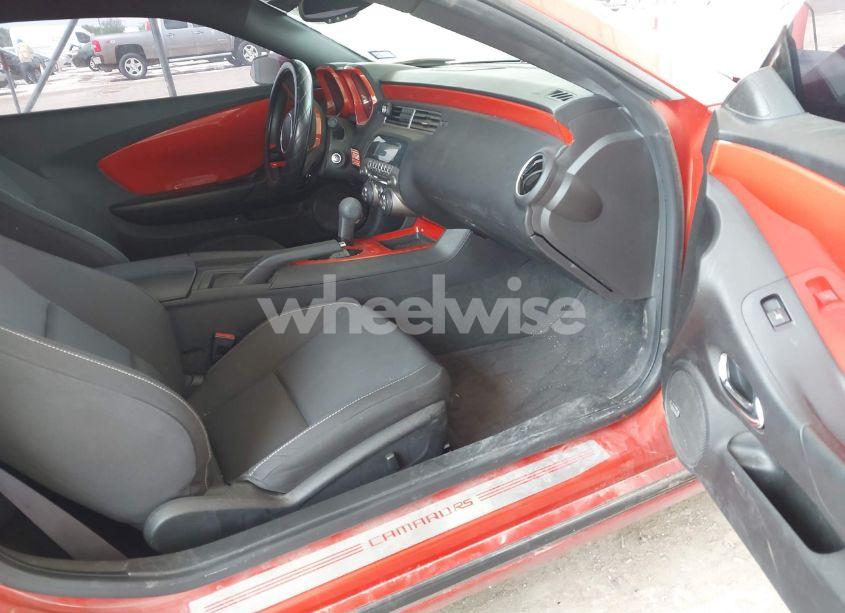 Photo 5 of 2011 Chevrolet Camaro 1LT (VIN 2G1FB1ED2B9157424)