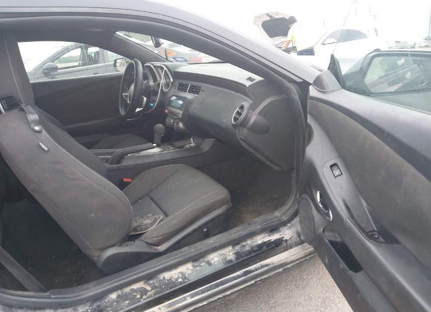 Photo 5 of 2011 Chevrolet Camaro 1LT (VIN 2G1FB1ED3B9144133)