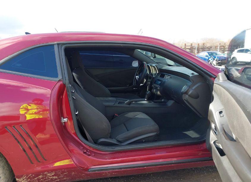 Photo 5 of 2011 Chevrolet Camaro 1LT (VIN 2G1FB1ED8B9146377)