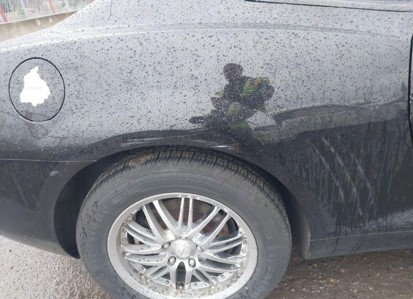 Photo 18 of 2011 Chevrolet Camaro 1LT (VIN 2G1FB1ED9B9126526)