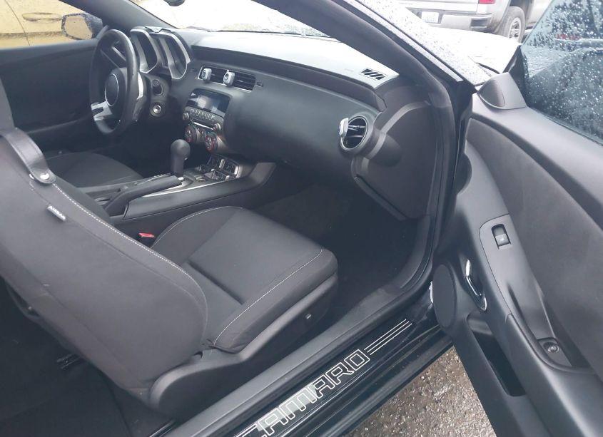 Photo 5 of 2011 Chevrolet Camaro 1LT (VIN 2G1FB1ED9B9126526)