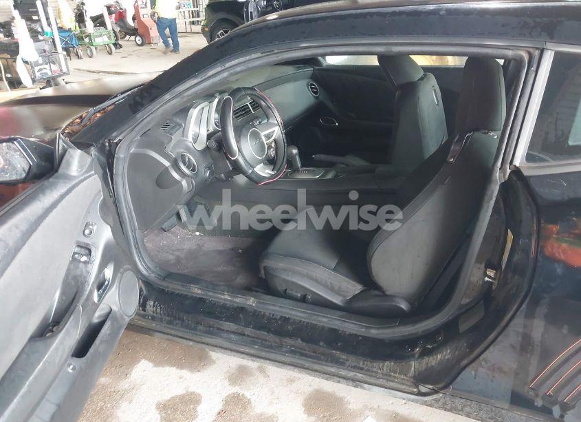 Photo 17 of 2011 Chevrolet Camaro 1LT (VIN 2G1FB1EDXB9180191)