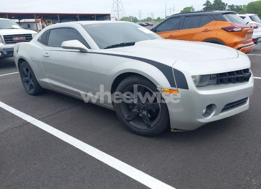 2010 Chevrolet Camaro 1LT (VIN 2G1FB1EV0A9106768) main photo