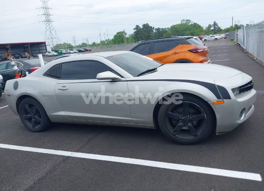 Photo 13 of 2010 Chevrolet Camaro 1LT (VIN 2G1FB1EV0A9106768)