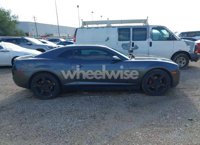 Photo 13 of 2010 Chevrolet Camaro 1LT (VIN 2G1FB1EV0A9196374)