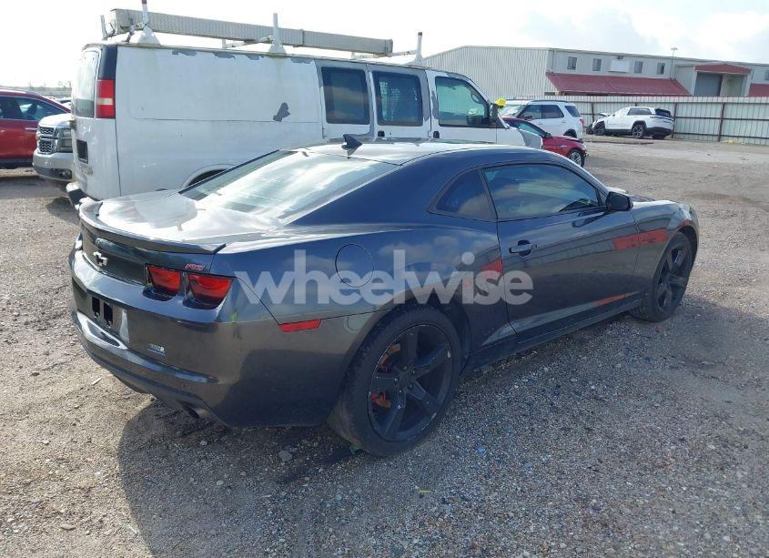 Photo 4 of 2010 Chevrolet Camaro 1LT (VIN 2G1FB1EV0A9196374)