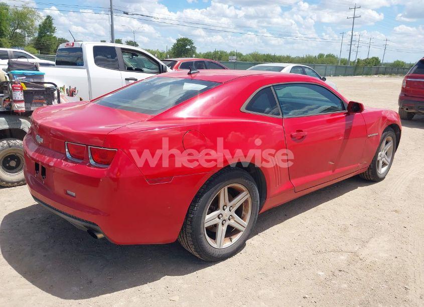 Photo 4 of 2010 Chevrolet Camaro 1LT (VIN 2G1FB1EV0A9209835)