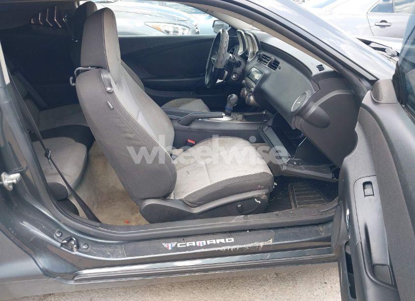 Photo 5 of 2010 Chevrolet Camaro 1LT (VIN 2G1FB1EV7A9228317)