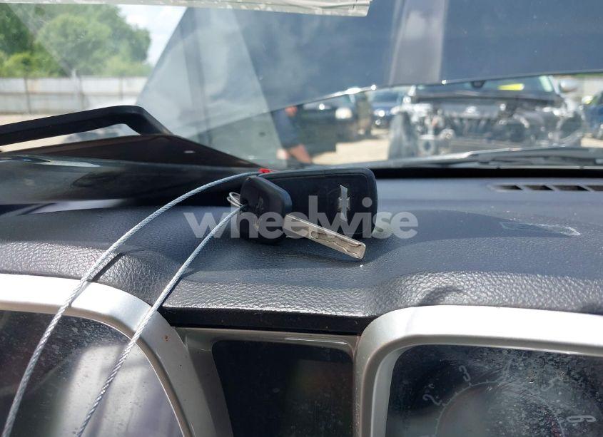 Photo 11 of 2011 Chevrolet Camaro 1LT (VIN 2G1FB3DD7B9183384)