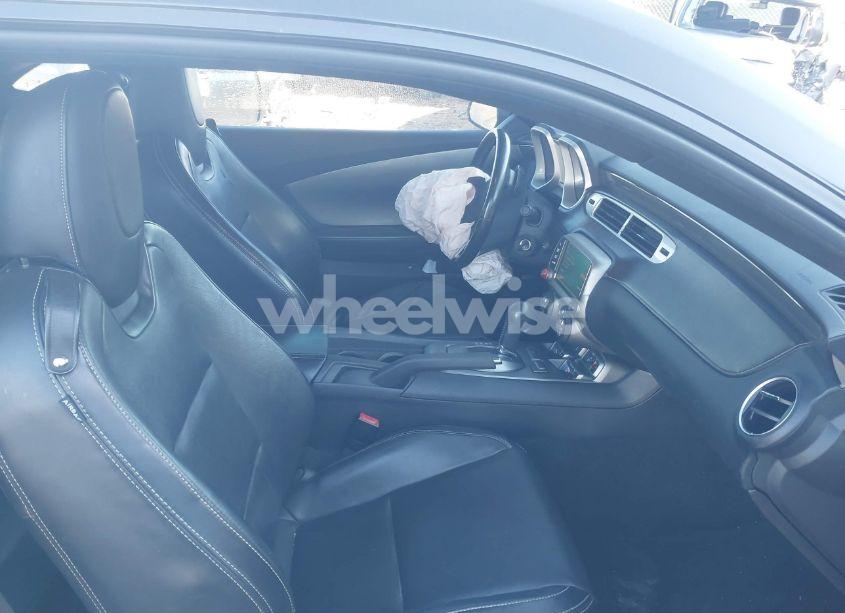 Photo 5 of 2013 Chevrolet Camaro 2LT (VIN 2G1FC1E30D9145795)