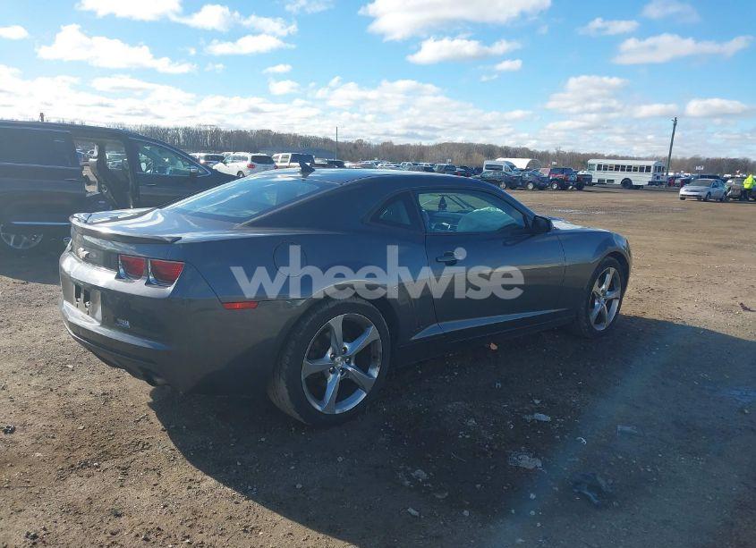 Photo 4 of 2013 Chevrolet Camaro 2LT (VIN 2G1FC1E31D9231374)