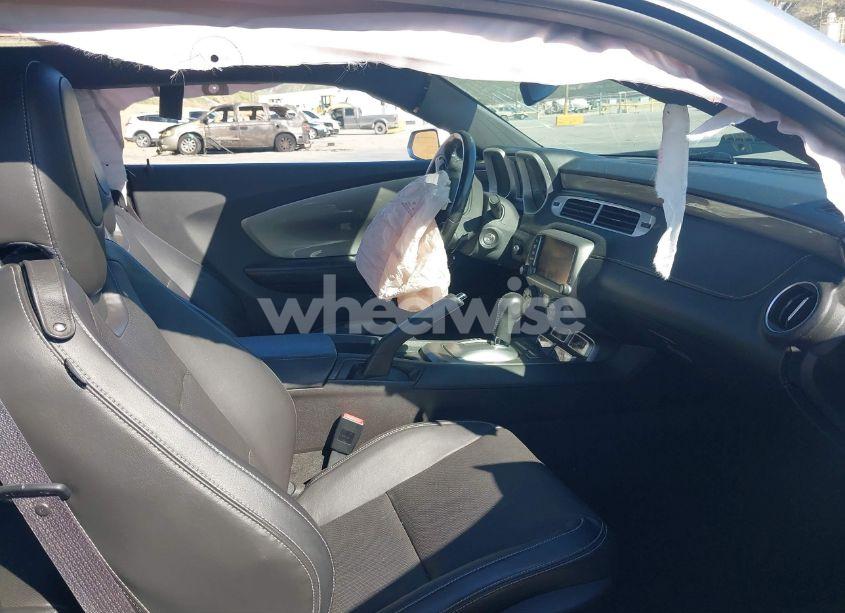 Photo 5 of 2014 Chevrolet Camaro 2LT (VIN 2G1FC1E32E9321893)