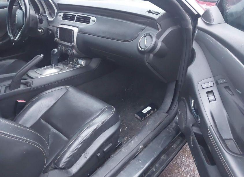 Photo 5 of 2014 Chevrolet Camaro 2LT (VIN 2G1FC1E33E9185208)