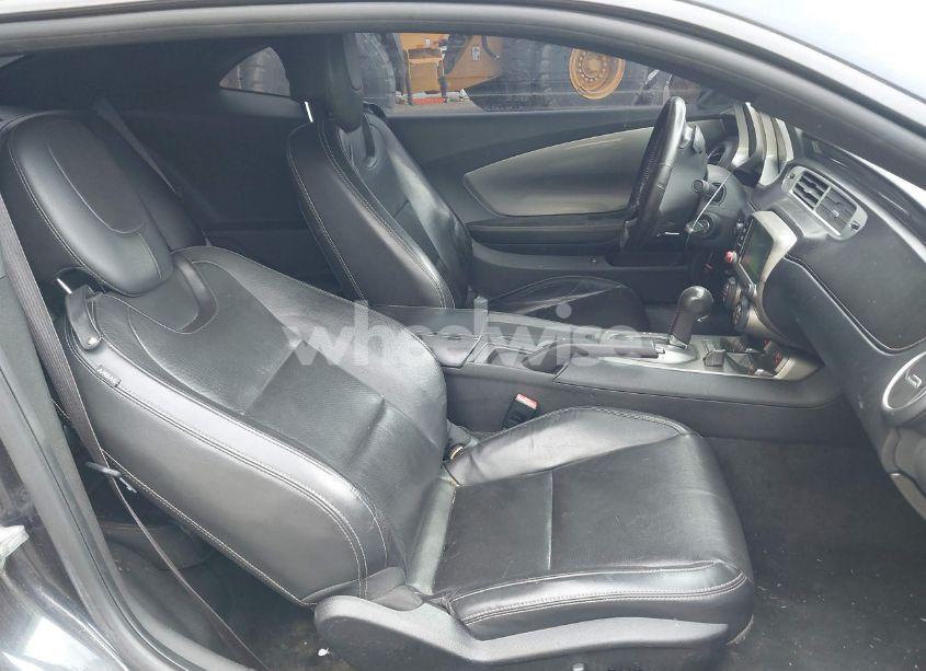 Photo 5 of 2014 Chevrolet Camaro 2LT (VIN 2G1FC1E33E9297412)