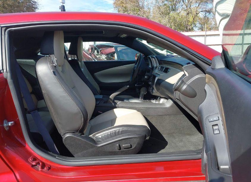 Photo 5 of 2014 Chevrolet Camaro 2LT (VIN 2G1FC1E34E9144375)