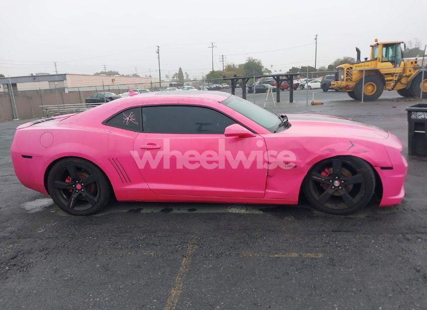 Photo 13 of 2013 Chevrolet Camaro 2LT (VIN 2G1FC1E37D9233498)