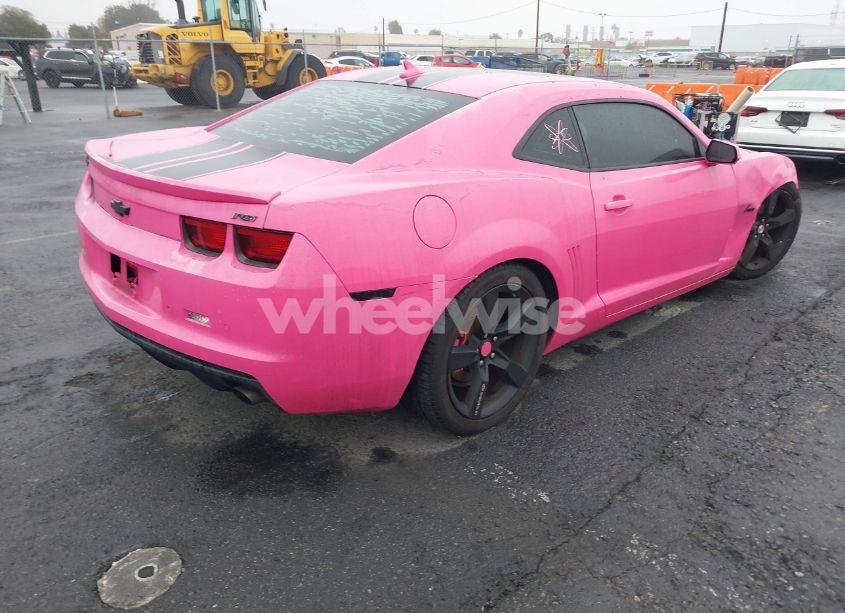 Photo 4 of 2013 Chevrolet Camaro 2LT (VIN 2G1FC1E37D9233498)