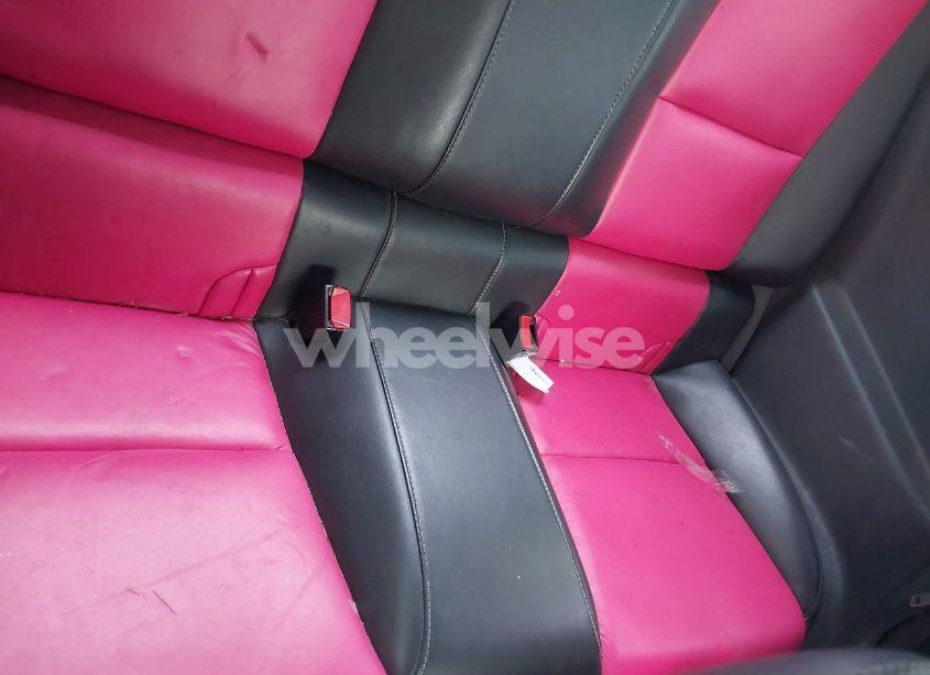 Photo 8 of 2013 Chevrolet Camaro 2LT (VIN 2G1FC1E37D9233498)