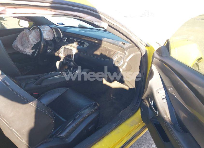 Photo 5 of 2014 Chevrolet Camaro 2LT (VIN 2G1FC1E38E9153306)