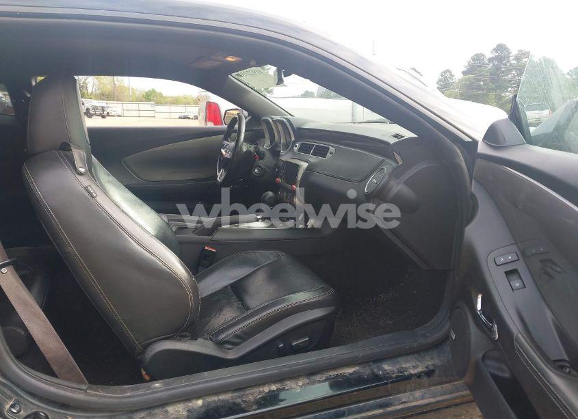 Photo 5 of 2014 Chevrolet Camaro 2LT (VIN 2G1FC1E38E9219031)